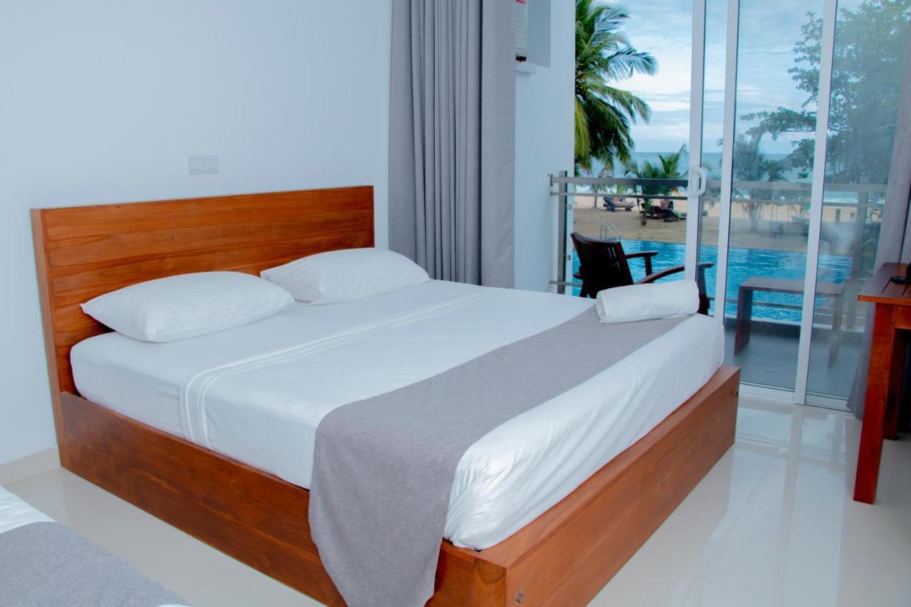 Marakolliya Beach Resort Tangalle Exteriör bild