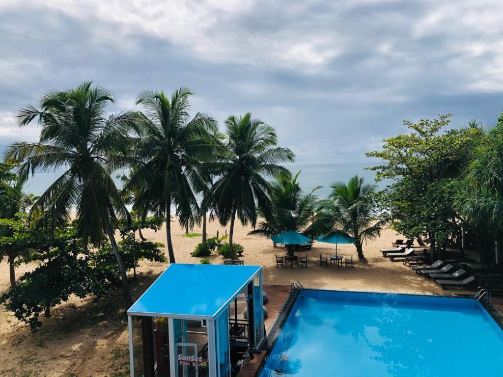 Marakolliya Beach Resort Tangalle Exteriör bild