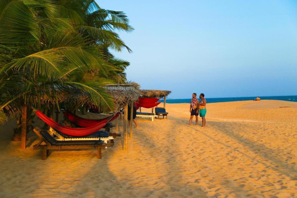 Marakolliya Beach Resort Tangalle Exteriör bild